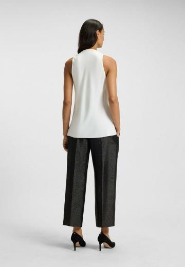 Блузка без рукавов