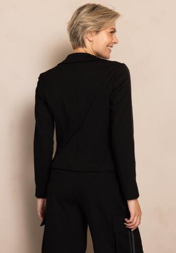 Блейзер с накладными карманами