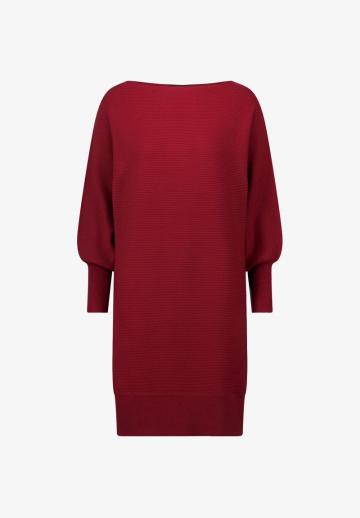 Вязаное платье