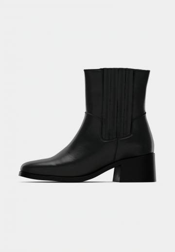 Ботинки челси