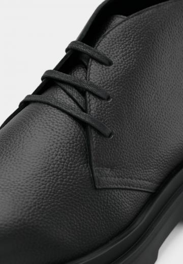 Ботинки на шнуровке