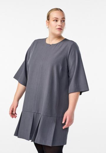 Короткое платье