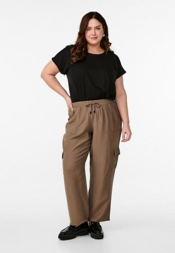 Брюки с накладными карманами