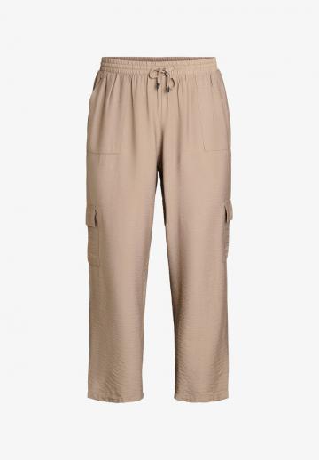 Брюки с накладными карманами