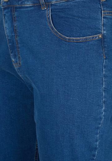 Короткие джинсы