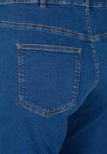 Короткие джинсы