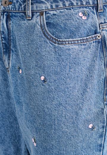 Прямые джинсы