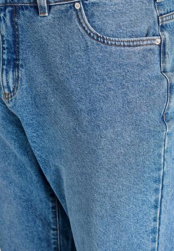 Узкие джинсы