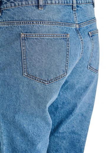 Узкие джинсы