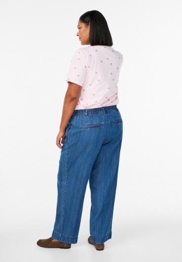 Прямые джинсы