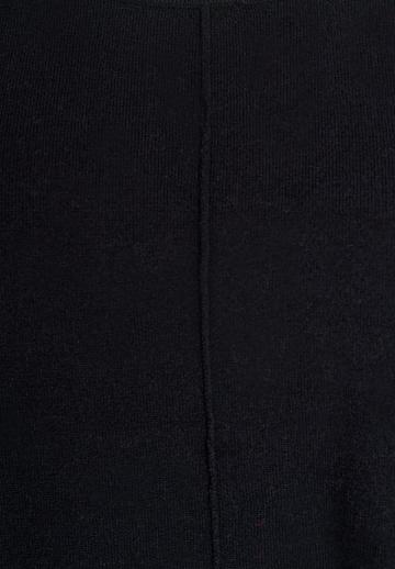 Вязаное платье