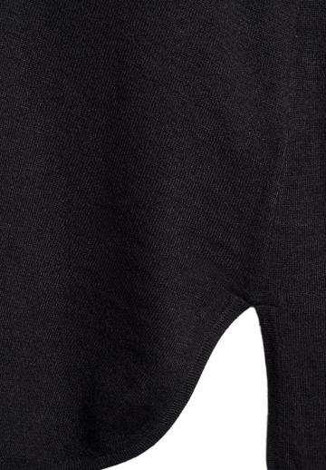 Пуловер с вырезом V