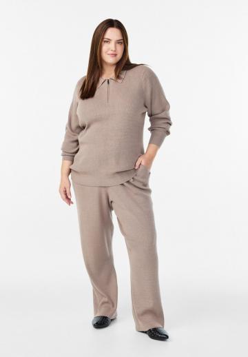 Пуловер с воротником поло