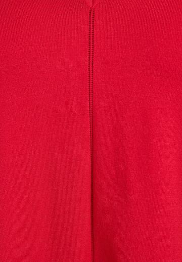 Пуловер с вырезом V