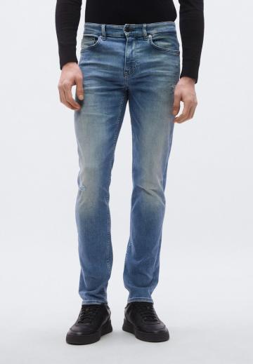 Узкие джинсы