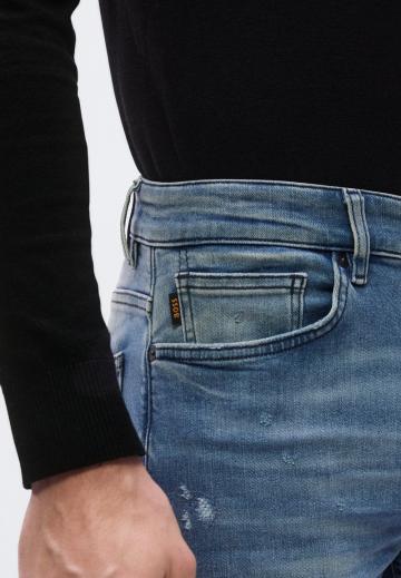 Узкие джинсы