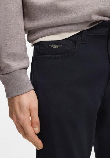 Узкие джинсы