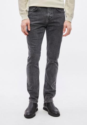 Узкие джинсы
