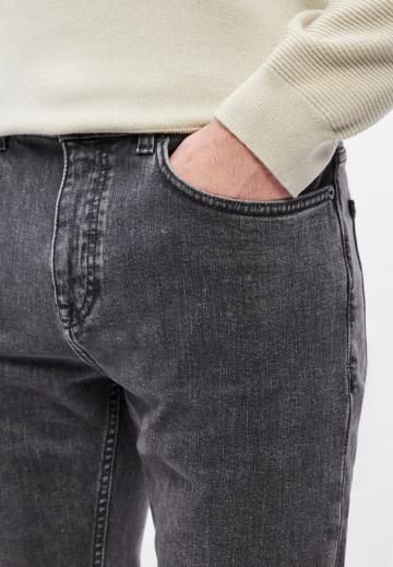 Узкие джинсы