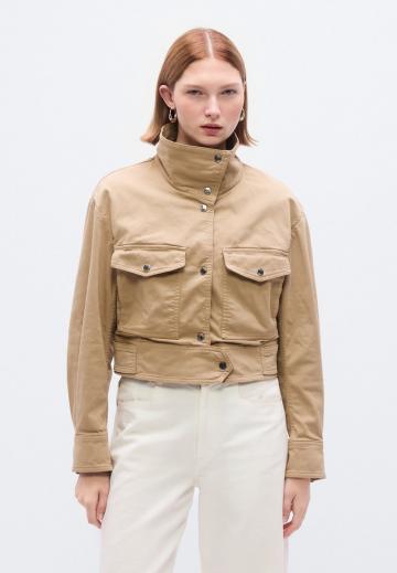 Куртка с накладнымит карманами