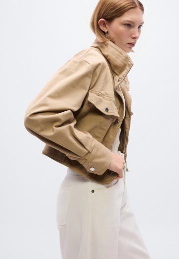 Куртка с накладнымит карманами