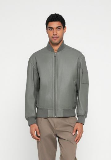 Куртка бомбер