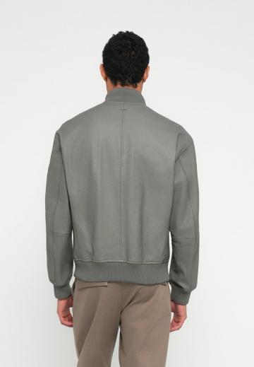 Куртка бомбер