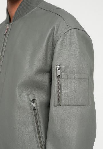 Куртка бомбер