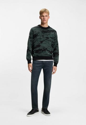 Узкие джинсы