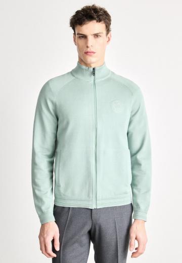 Вязаная кофта