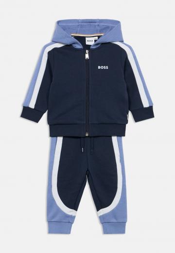 Набор одежды