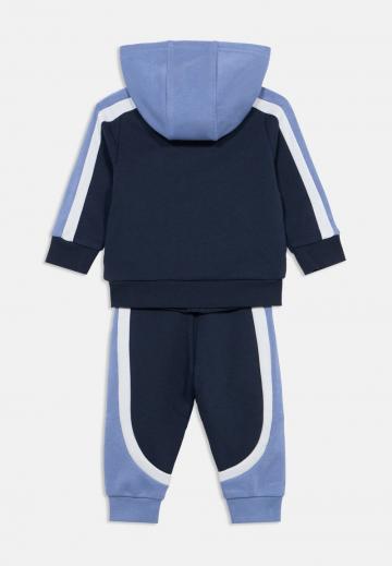 Набор одежды