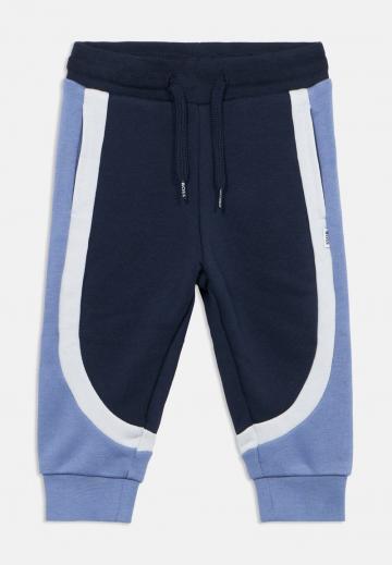 Набор одежды