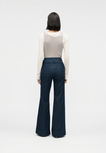 Клешеные джинсы