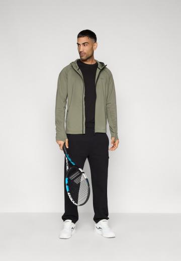 Спортивная куртка