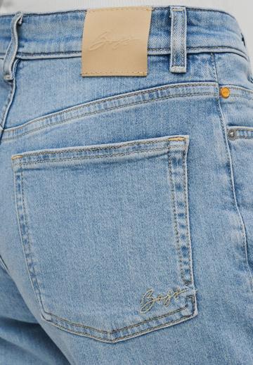 Клешеные джинсы