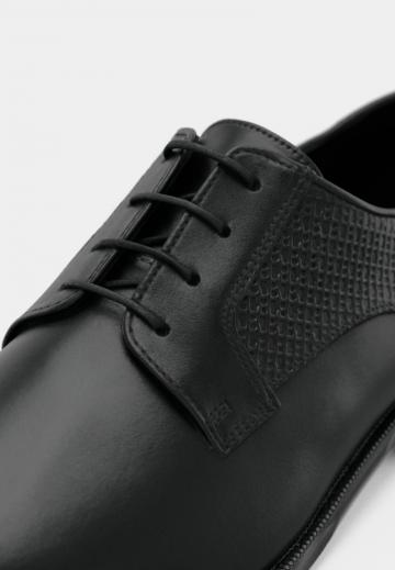 Ботинки на шнуровке