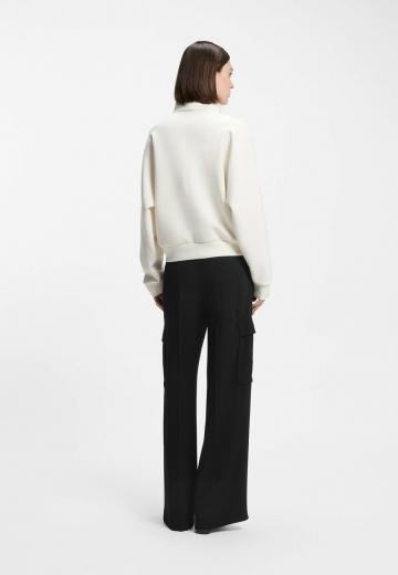 Брюки с накладными карманами