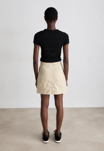 Юбка с накладными карманами