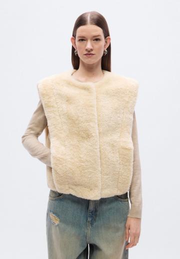 Пуховой жилет