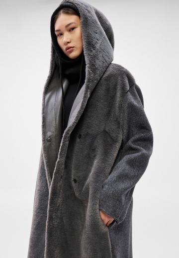 Пальто из искусственной кожи