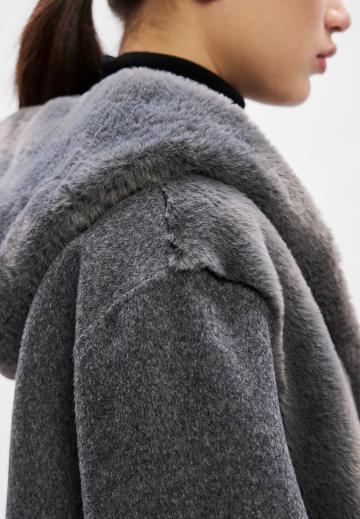 Пальто из искусственной кожи