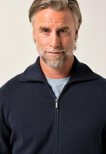 Вязаная кофта