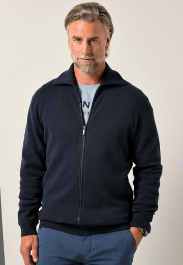 Вязаная кофта