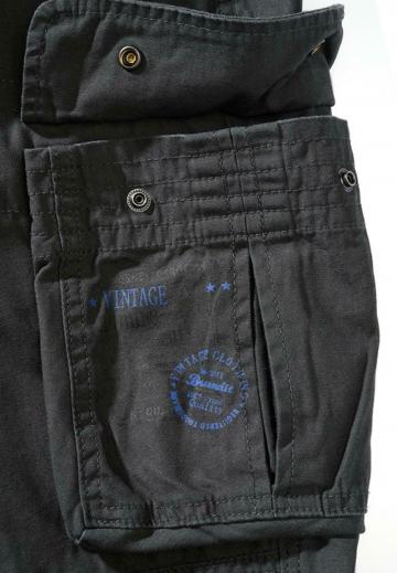 Брюки с накладными карманами