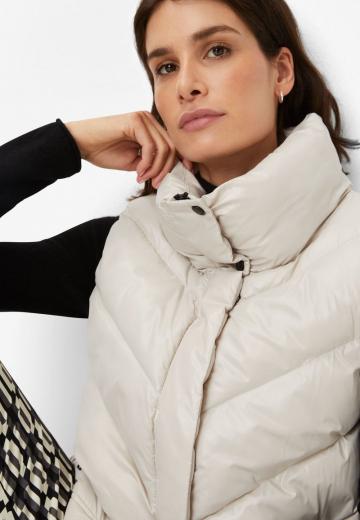 Длинный жилет