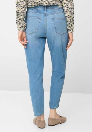 Короткие джинсы