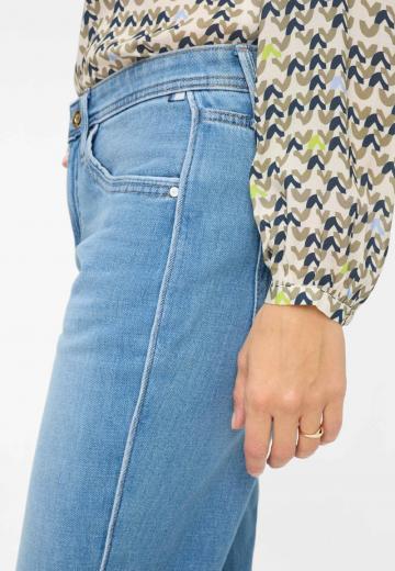 Короткие джинсы