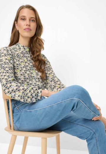 Короткие джинсы