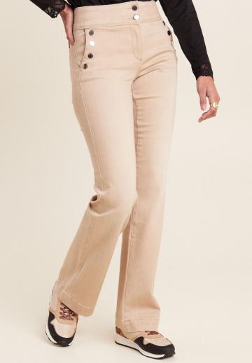 Клешеные брюки